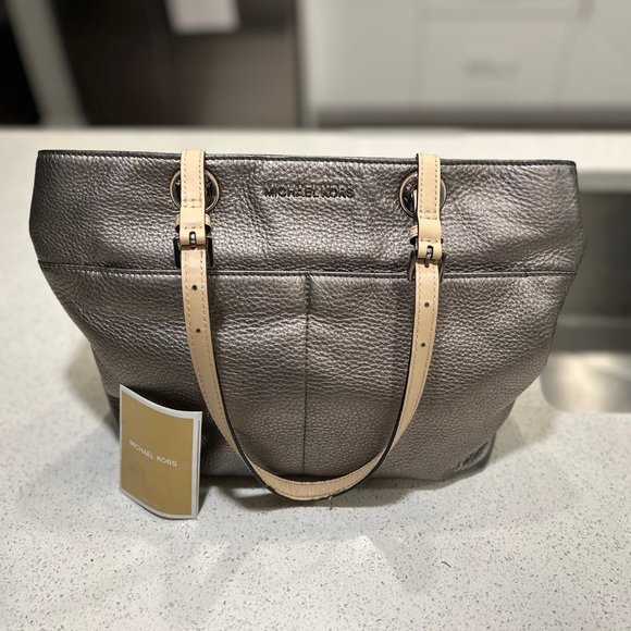 MICHAEL Michael Kors Metallic Silver/Gray Tote Bag - Picture 4 of 17